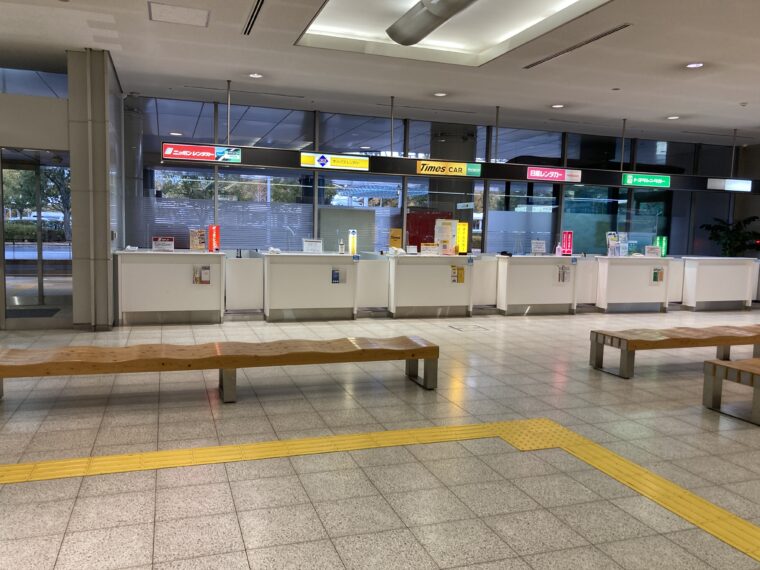 広島空港のレンタカーカウンター