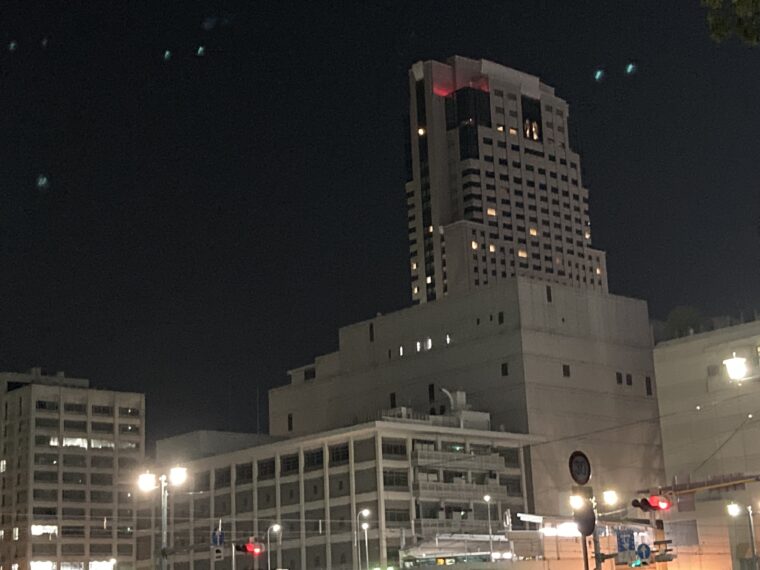 原爆ドーム前から見たリーガロイヤルホテル広島