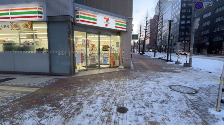 札幌駅前バスのりばの近くにあるセブンイレブン